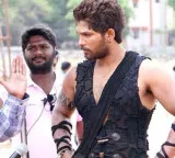 Allu Arjun calls his role in Anushka Shetty's 'Rudhramadevi' as 'Iconic' as film completes 11 years