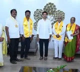 Nara Lokesh welcomes key Mangalagiri YSRCP leader into TDP