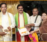 Jaipur couple presents expensive gift to Tirumala Srivaru