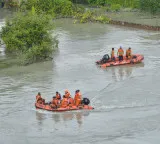 Boat capsizes in Ganga river 11 dead including 8 children