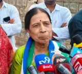 YS Pramila files nomination in Pulivendula