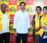 Nara Lokesh welcomes Mangalagiri YSRCP leaders into TDP