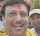 Govinda celebrates Dussehra at Jagannath Temple, offers prayers for his children