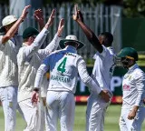 2nd Test: South Africa quicks push Australia to the brink despite Head's unbeaten fifty