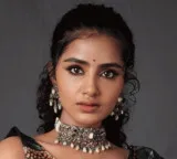 Anupama Parameswaran expresses distress over being surrounded and touched at the airport