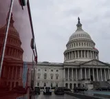 Trump threatens vetoes if Democrats win House