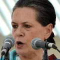 Doctors Warn sonia to Leave New Delhi