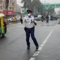 Traffic Conistable in Madhya Pradesh Turned into Local Celebrity with his Style of Duty