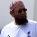 Saqlain Mustaq advises bowlers how to bowl Virat Kohli