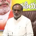 BJP leader Lakshman comments on KCR family