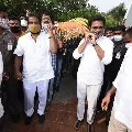 Minister KTR attends Nayini Narsimha Reddy funerals