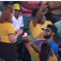 Young couple attracted all in Sydney Cricket Ground