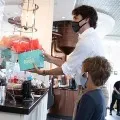 Canada PM Went With His son to Eat Ice Cream