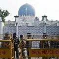 India asks Pakisthan to Reduce Half of Employees from Embasy