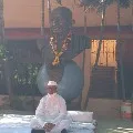 Anna Hazare on day long hunger strike to support farmers