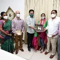 KTR compliments NEET ranker Snikitha Reddy