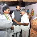 Uttam Kumar Reddy visits Gujapadugu and consoled Vaman Rao family members
