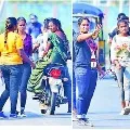 Girls collects donations on Guntur road