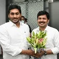 Tirupati YSRCP candidate Gurumurthy meets Jagan