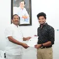 Financial help to Mukku Avinash after his mother hospitalised