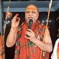 Swami Swaroopanandendra starts bus tour to Tirumala