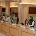 Farmers Offer Central Minister Jilebi and Pakodi Extra