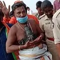 VHP Fires on jagan govt on attacks on temples