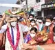 AP Minister Botsa Sathyanarayana visits Paidithalli temple along with family members