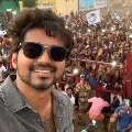 Vijays selfi sets record on Twitter