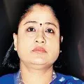 Vijayashanthi fires on KCR