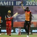 Sunrisers Hyderabad bowlers restricts RCB batsmen successfully