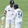 Australia led by 33 runs in the first innings