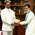 Apple farmer Balaji met CM KCR