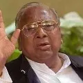 VH makes sensational comments on YSR