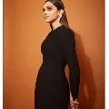 deepika comes to ncb office