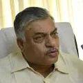 Jagan is inspiration to entire country says Yarlagadda