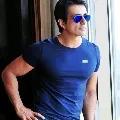 Sonu Sood helps Mumbai coastal people