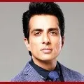 Bollywood actor Sonu Sood received padma seva award from carpenter