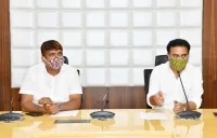 హైద‌రాబాద్ న‌గ‌రంలో సాధార‌ణ స్థితికి తెచ్చేందుకు చ‌ర్య‌లు: మంత్రి కేటీఆర్‌
