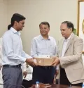 ఐఏఎస్ ఆఫీసర్లకు ఐ ఫోన్లను బహుకరించిన తెలంగాణ సీఎస్!