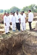 డబుల్‌ బెడ్‌ రూం ఇళ్ల నిర్మాణానికి మంత్రి ఇంద్ర‌క‌ర‌ణ్ రెడ్డి భూమిపూజ!