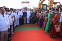 ఫార్మా సిటీ మెగా వెంచర్ పనులను ప్రారంభించిన విద్యా శాఖ మంత్రి సబితా ఇంద్రారెడ్డి