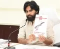 రాజధాని వివరాలను తెలిపే పుస్తకాన్ని విడుదల చేసిన పవన్ కల్యాణ్