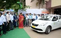 డ్రైవర్ ఎంపవర్మెంట్ పథకం కింద కార్లను పంపిణీ చేసిన మంత్రి సత్యవతి రాథోడ్