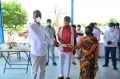 కొనుగోలు కేంద్రాలను ప్రారంభించిన తెలంగాణ మంత్రి హరీశ్ రావు