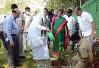 తెలంగాణ శాసనసభ ఆవరణలో మొక్కలను నాటిన అసెంబ్లీ స్పీకర్ పోచారం