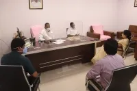 అధికారులతో మంత్రి మల్లా రెడ్డి సమీక్ష