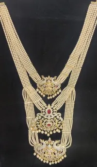 27న జ‌గ‌న్మాత దుర్గ‌మ్మ‌కు వెలంప‌ల్లి అశ్విత‌ ముత్యాల‌హారం స‌మ‌ర్ప‌ణ