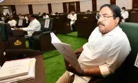 ప్ర‌భుత్వ ప‌రిశీల‌న‌లో అర్హులైన‌ 57 ఏండ్ల వాళ్ళంద‌రికీ పెన్ష‌న్లు: అసెబ్లీలో మంత్రి ఎర్ర‌బెల్లి