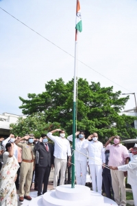 దేశంలోనే తెలంగాణ అన్నింటా అగ్రగామిగా నిలిచింది: హోంమంత్రి